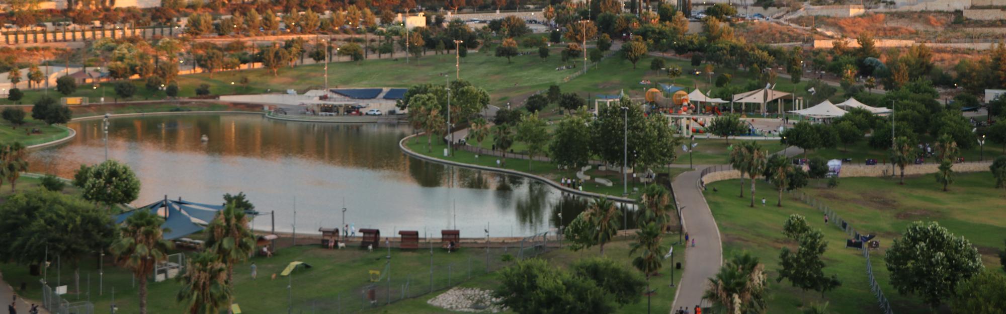 בתיה חן – עמית נכסים